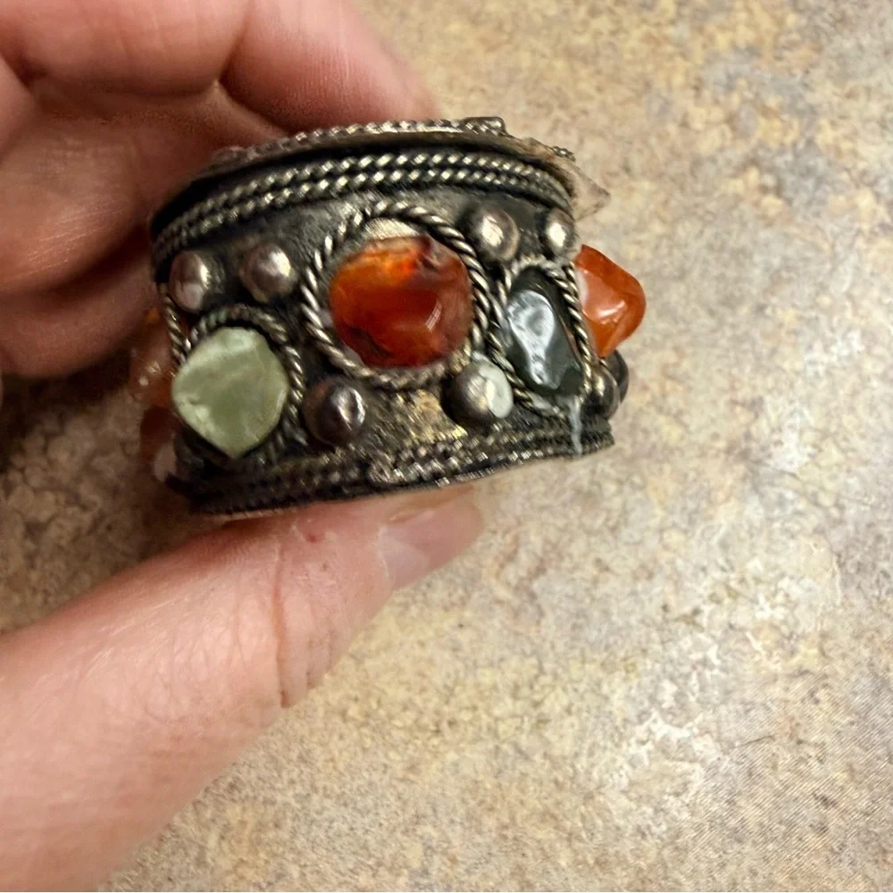 Sajai gorgeous vintage